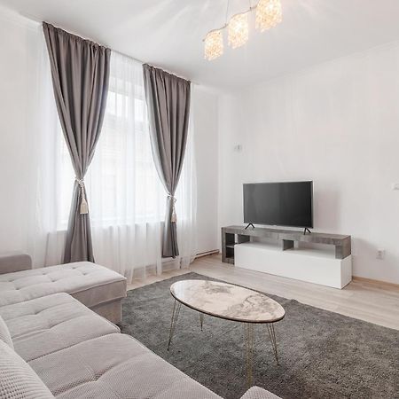 Azur Wave Appartement Oradea Buitenkant foto